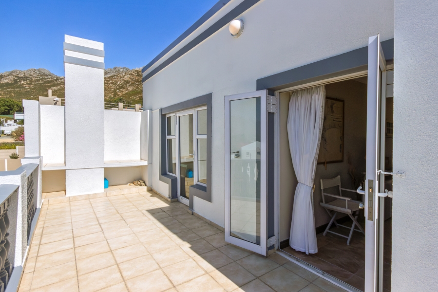 5 Bedroom Property for Sale in Mountainside Western Cape